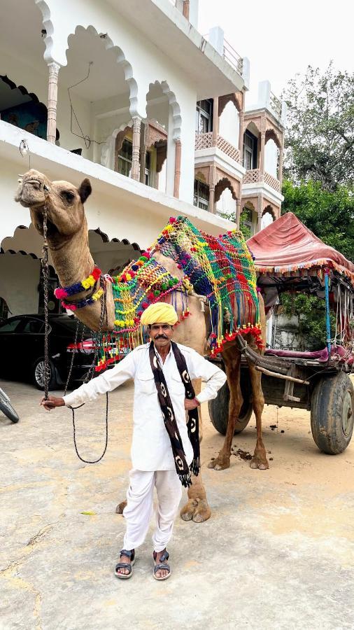 Radhika Palace Hotel Pushkar Esterno foto